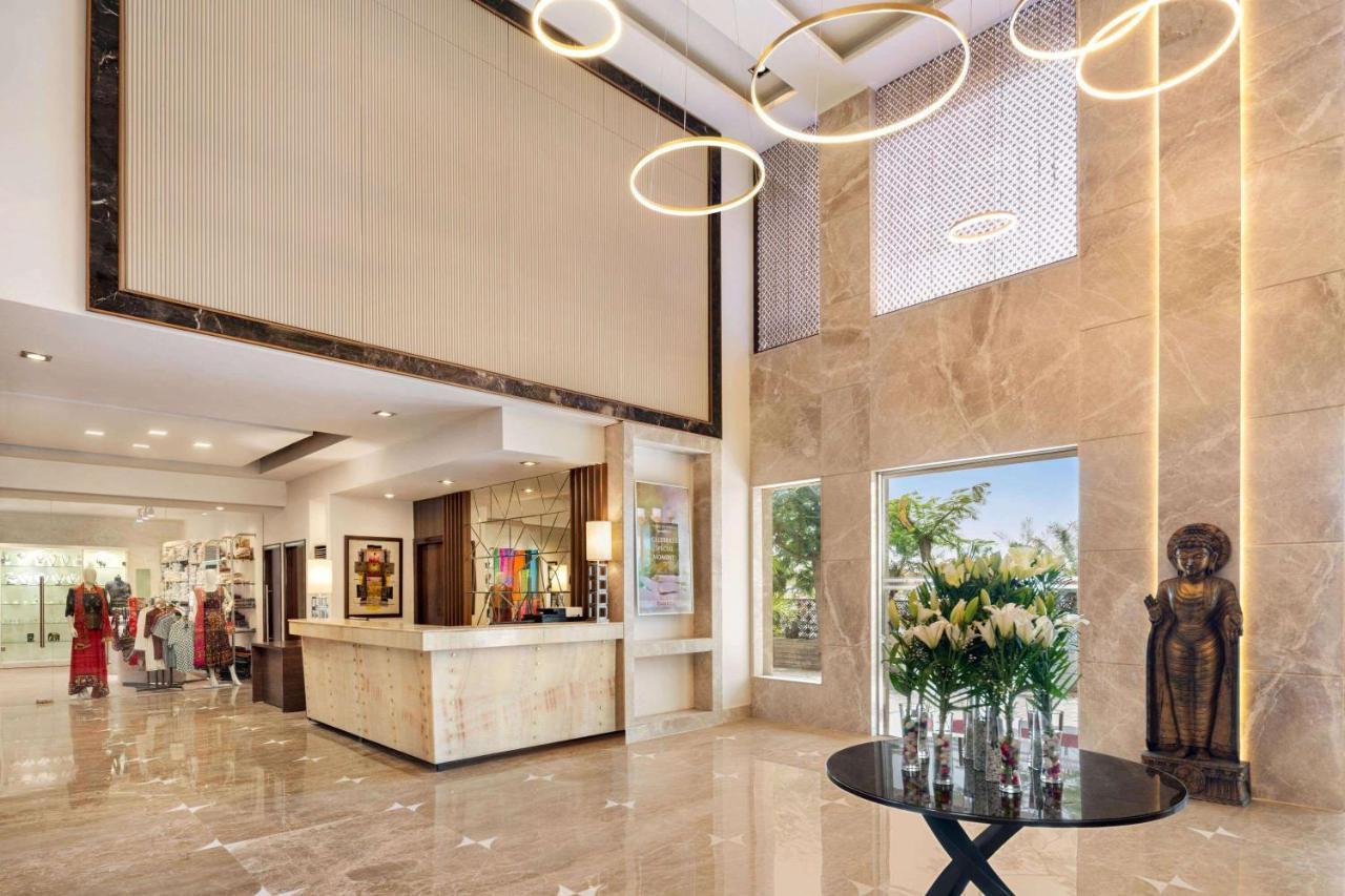 Ramada By Wyndham Jaipur North Hotel Екстериор снимка